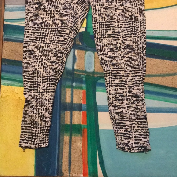 Stretchy Capris - Picture 2 of 4